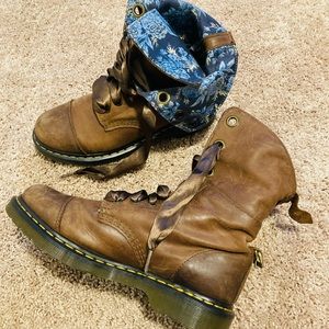 Doc Marten’s Aimilie Combat boots floral lined size 10